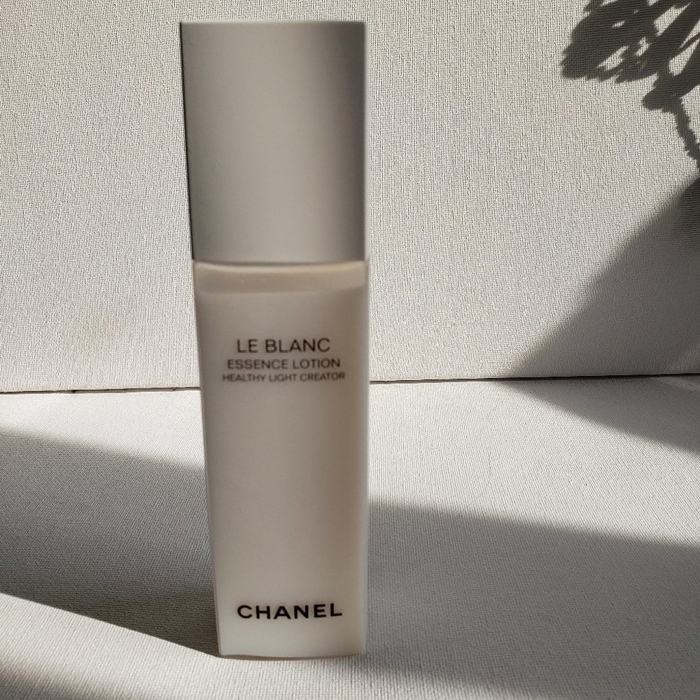 Le Blanc Essence Lotion Healthy Light Creator Chanel 5 FL OZ